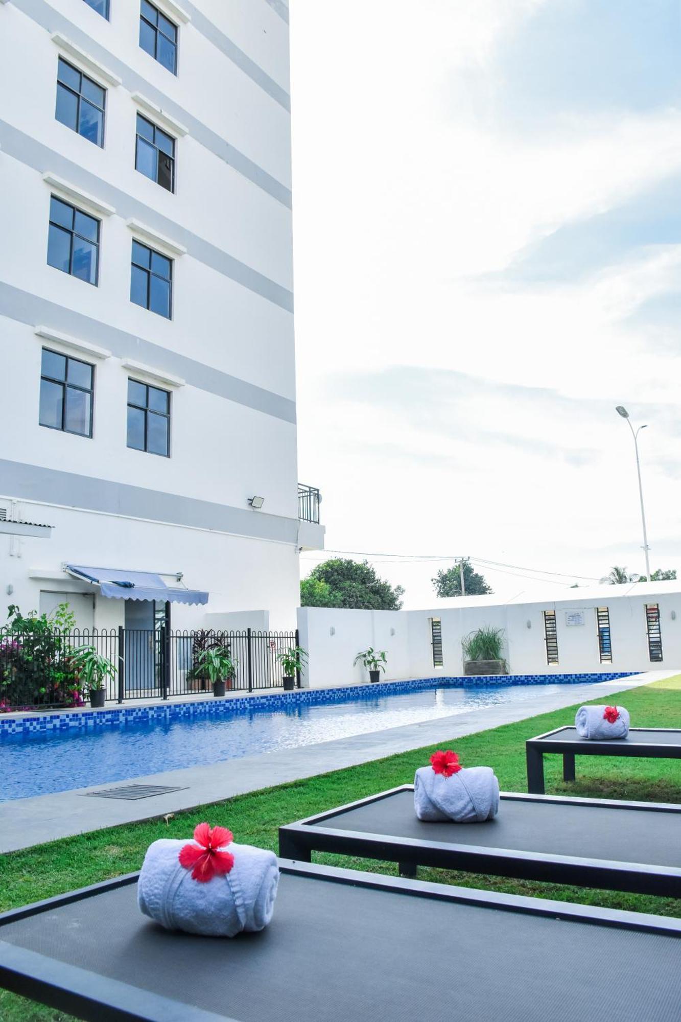 Timor Plaza Hotel & Apartments Дили Экстерьер фото